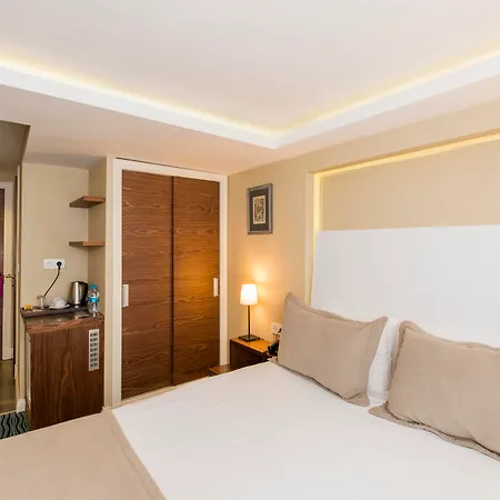 Aston Taksim Hotell 4*