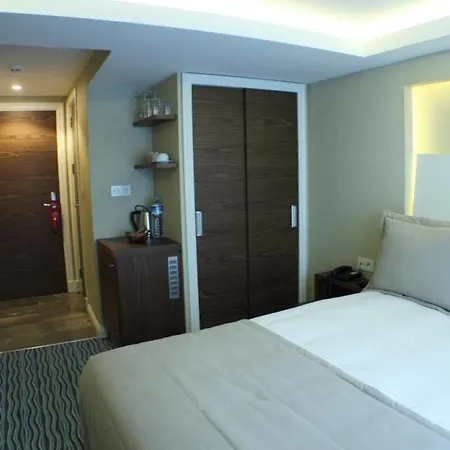 Aston Taksim Hotell 4*